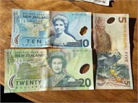 3 New zealand bills $5.00, $10.00, $20.00