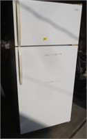 2000 Frigidaire refrigerator w/top freezer, works