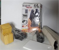 *KNIFE BLOCK AND OTHER KITCHEN ITEMS