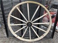 Wood wagon wheel