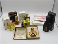 SELECTION OF VINTAGE PERFUME BOTTLES AND BOXES