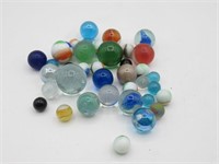 QYT OF MARBLES ASSORTED SIZES