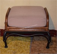 (S) Wicker Ottoman - 27x23x20"