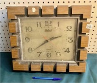 WALL CLOCK - BATTERY OPERATED
