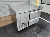 Avantco Worktop Refrigerator w/2 Drawers