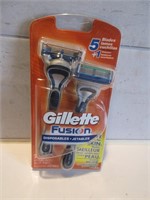 NEW 2 PACK GILLETTE FUSION DISPOSABLE RAZORS