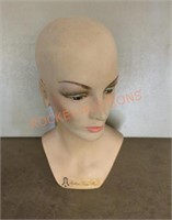 Vintage fashion tress mannequin head