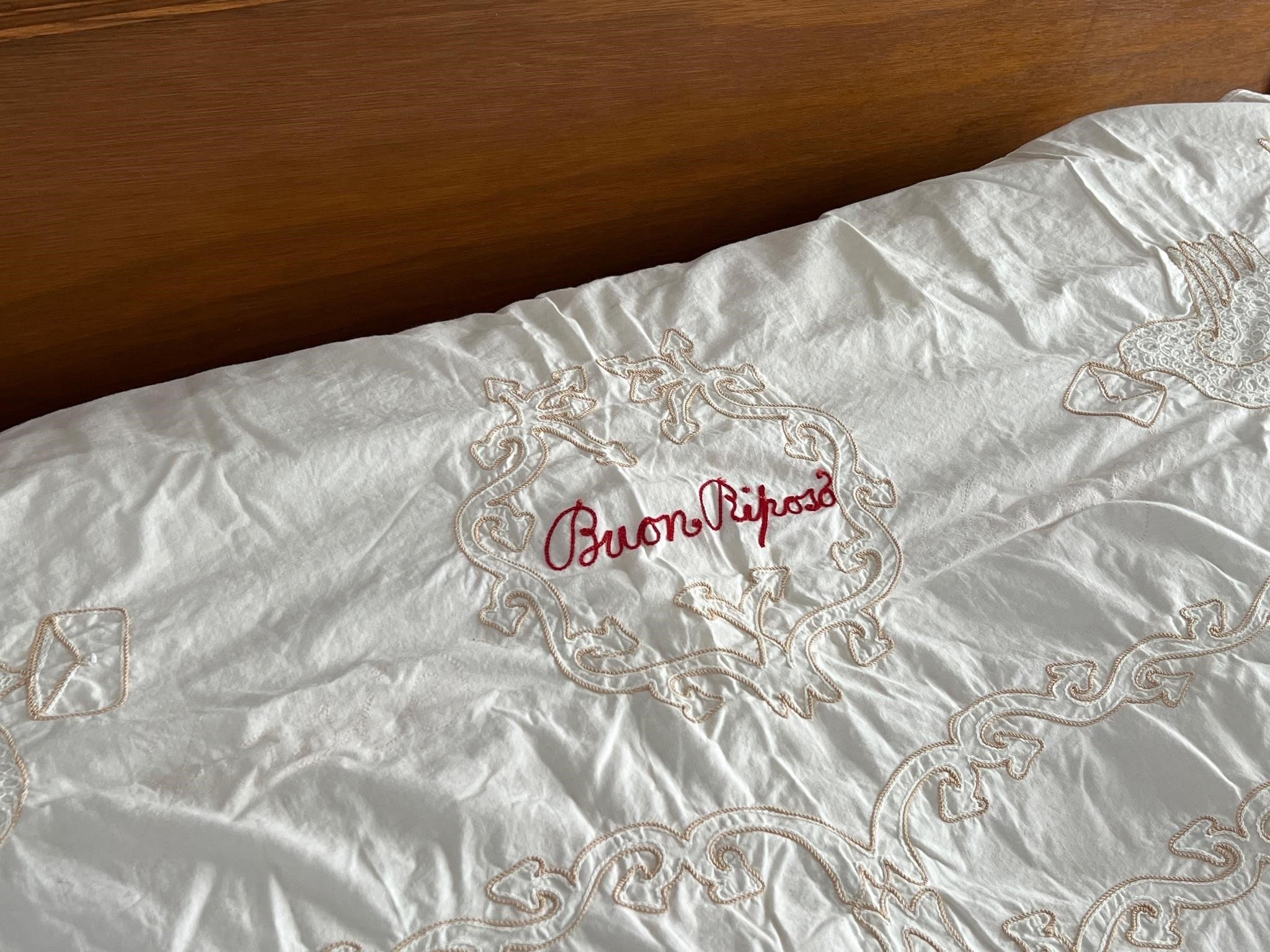 Buon Riposo Good Rest Bed Scarf Linens