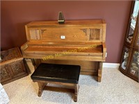 Everett Piano & Bench
