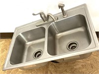 MOEN Stainless Sink w/Faucets & Sprayer