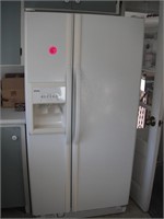 Kenmore Side by Sid Refrigerator w/Ice Maker
