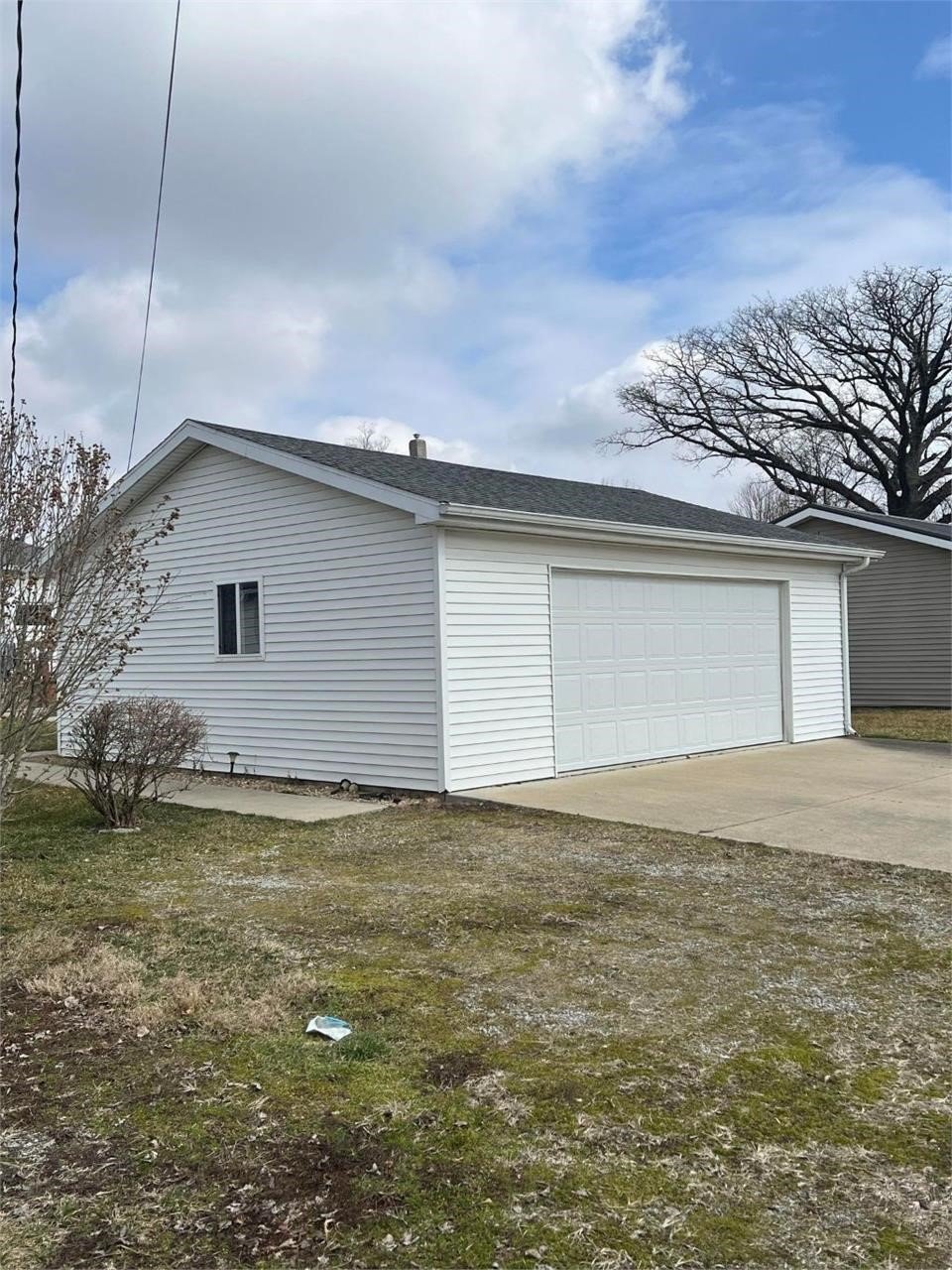 3 Bedroom Home in Auburn, Indiana ~ No Reserve Auction