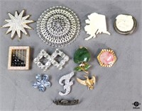 Brooches / 12 pc