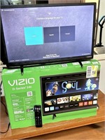 Vizio 24" Smart TV w/Box Working w/Remote - See
