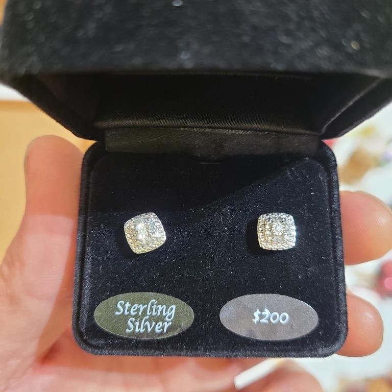 Sterling silver, diamond, cush stud earrings