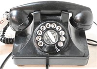 Vintage Rotary Dial table telephone