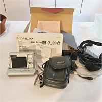 Casio Exilim Zoom EX-Z55 Camera with case