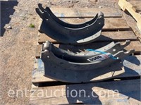 SET OF BRAKE SHOES