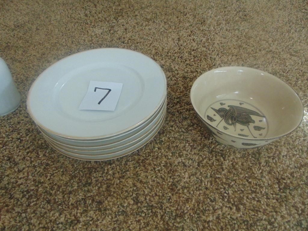 2 pieces Ironstone, 6 bavaria plates