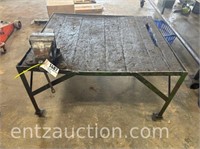 ROLLING WORK BENCH W/ 5" VICE,