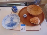 Misc dishes, including blue delft
