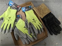 GROUP OF WORK GLOVES