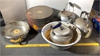 Tea pots, tin, kitchen pans