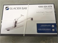 GLACIER BAY FAUCET SET