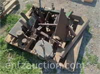 PALLET OF JACK ATTACHMENTS AND PULLER