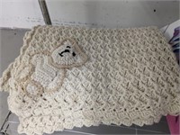 KNITTED THROW BLANKETS
