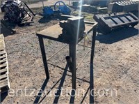 36" X 24" STEEL WELDING TABLE W/ 6" VICE