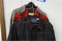 2 men's wool shirts - Pendleton Large, Woolrich XL