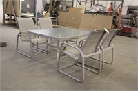 Table Approx 60-1/2"x42"x28" W/(4) Chairs