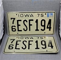 1975 matching Iowa license plates