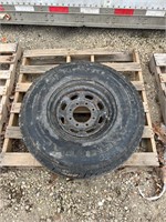 Spare tire for Ford Pick-up 2500 - 8 Bolt