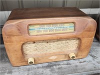 Vintage Standard Broadcast tube radio