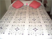 Full Size Bed Spread & Pillows