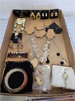 TRAY OF COSTUME JEWELRY