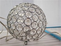 SPHERICAL LAMP WITH CRYSTALS