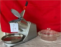 K - ZENCHEF ICE SHAVER & PYREX COVERED BOWL (P59)