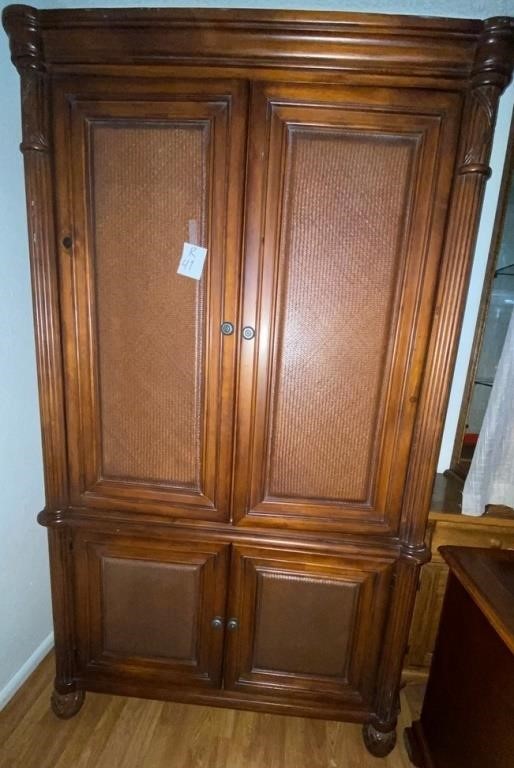 K - ENTERTAINMENT ARMOIRE (R41)