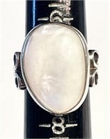 Sterling silver ring with mother of pearl