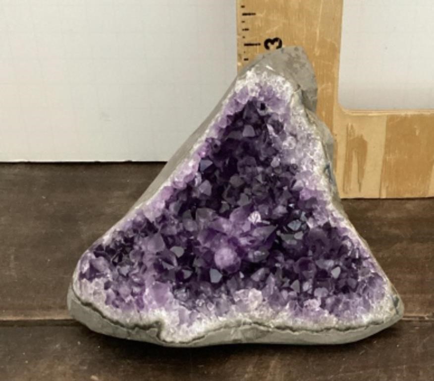 Amethyst geode