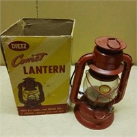 Dietz Comet Lantern WITH BOX