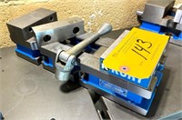 KURT #3410-V (4") PRECISION MACHINE VISE