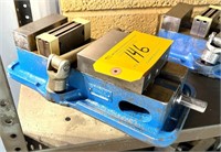 KURT #D-40 (4") PRECISION MACHINE VISE