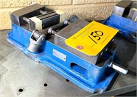 KURT #D-40 (4") PRECISION MACHINE VISE