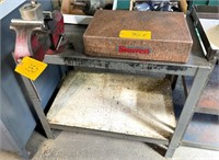 STARRETT #015 BENCH VISE w/ METAL BENCH