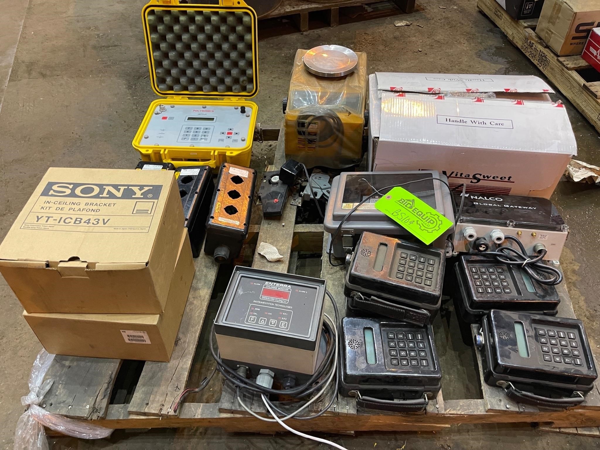 Lot of Networking Equipment (BS104)