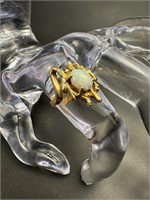 Amazing 14k gold opal ring